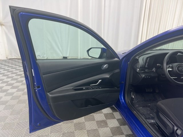 Used 2023 Hyundai Elantra SEL image 12