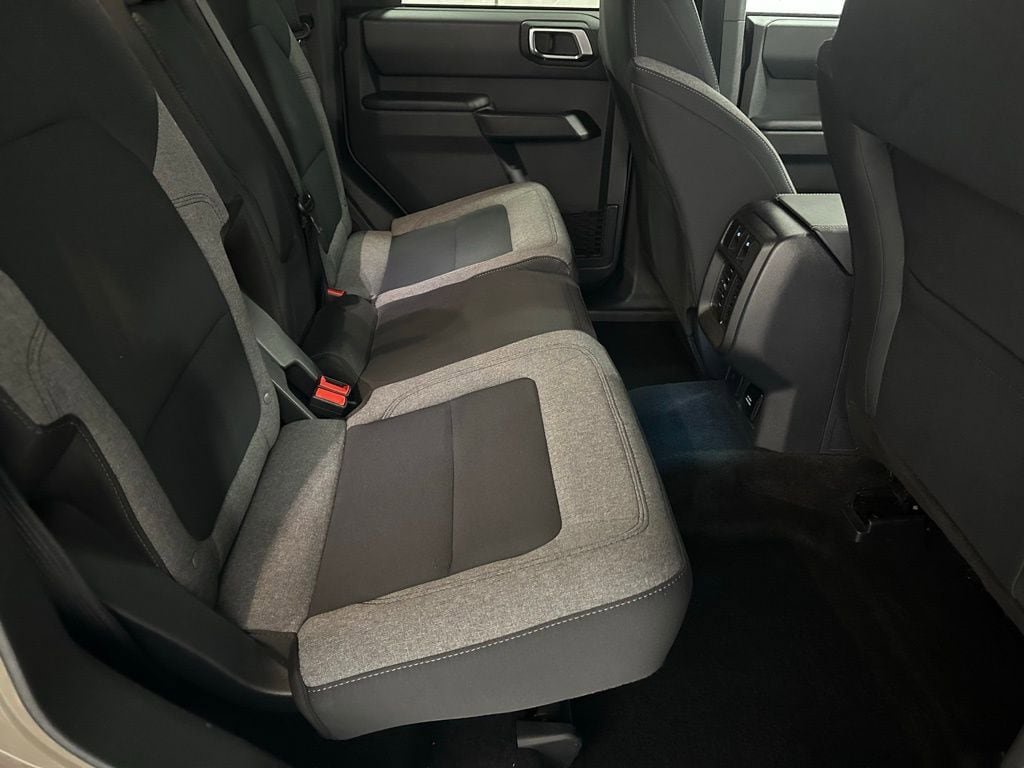 Used 2025 Ford Bronco Big Bend image 49