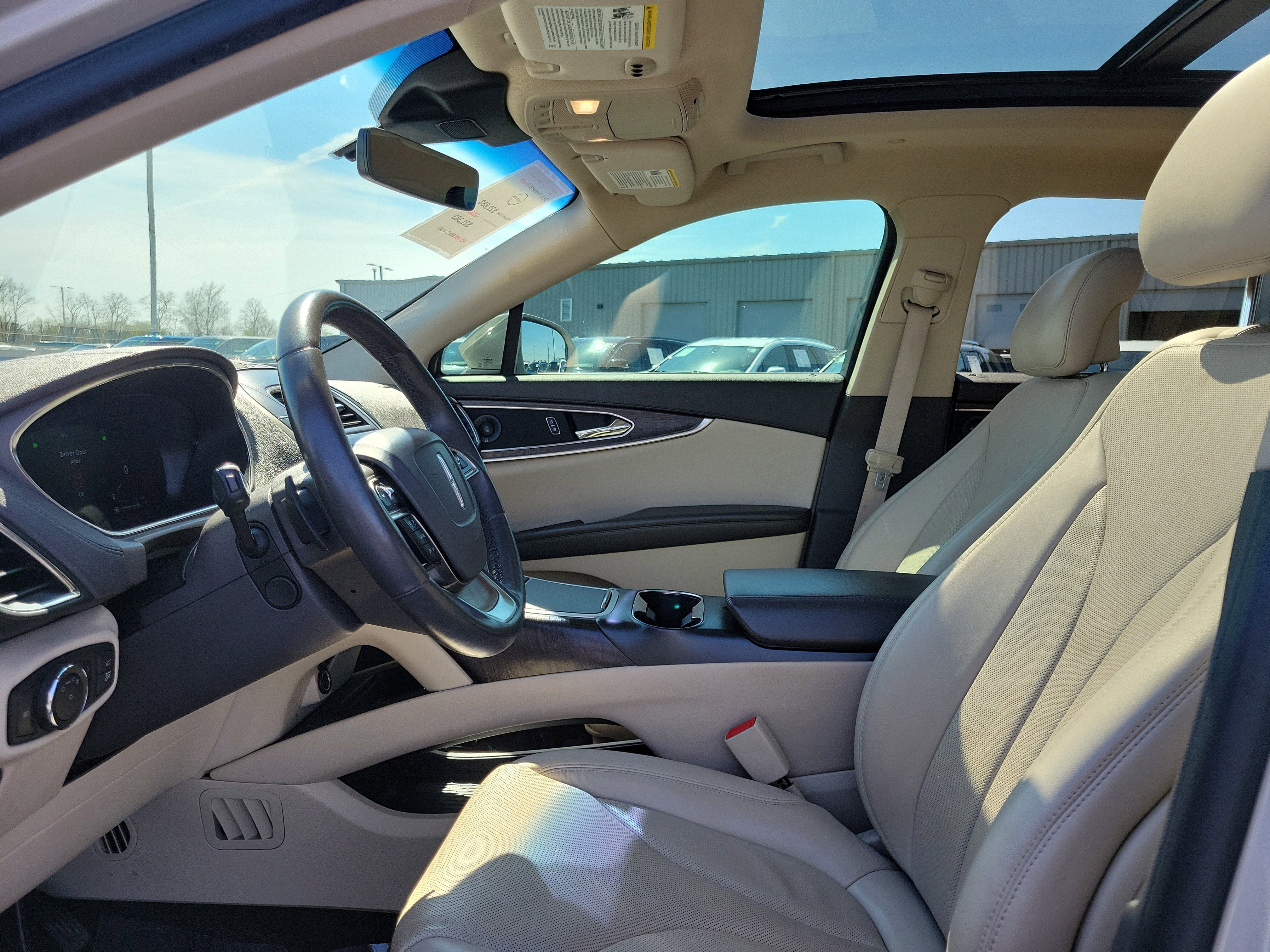 Used 2019 Lincoln Nautilus Reserve image 15