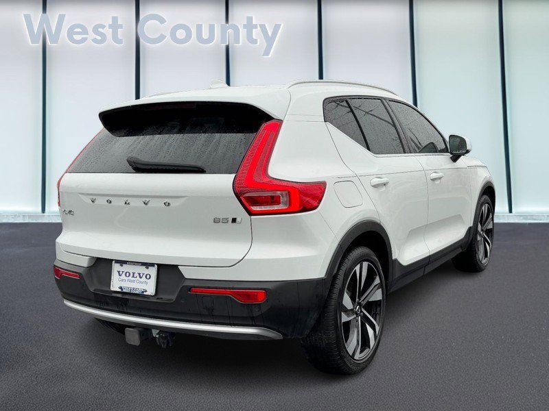 Certified 2023 Volvo XC40 B5 Ultimate w/ Protection Package Premier image 4