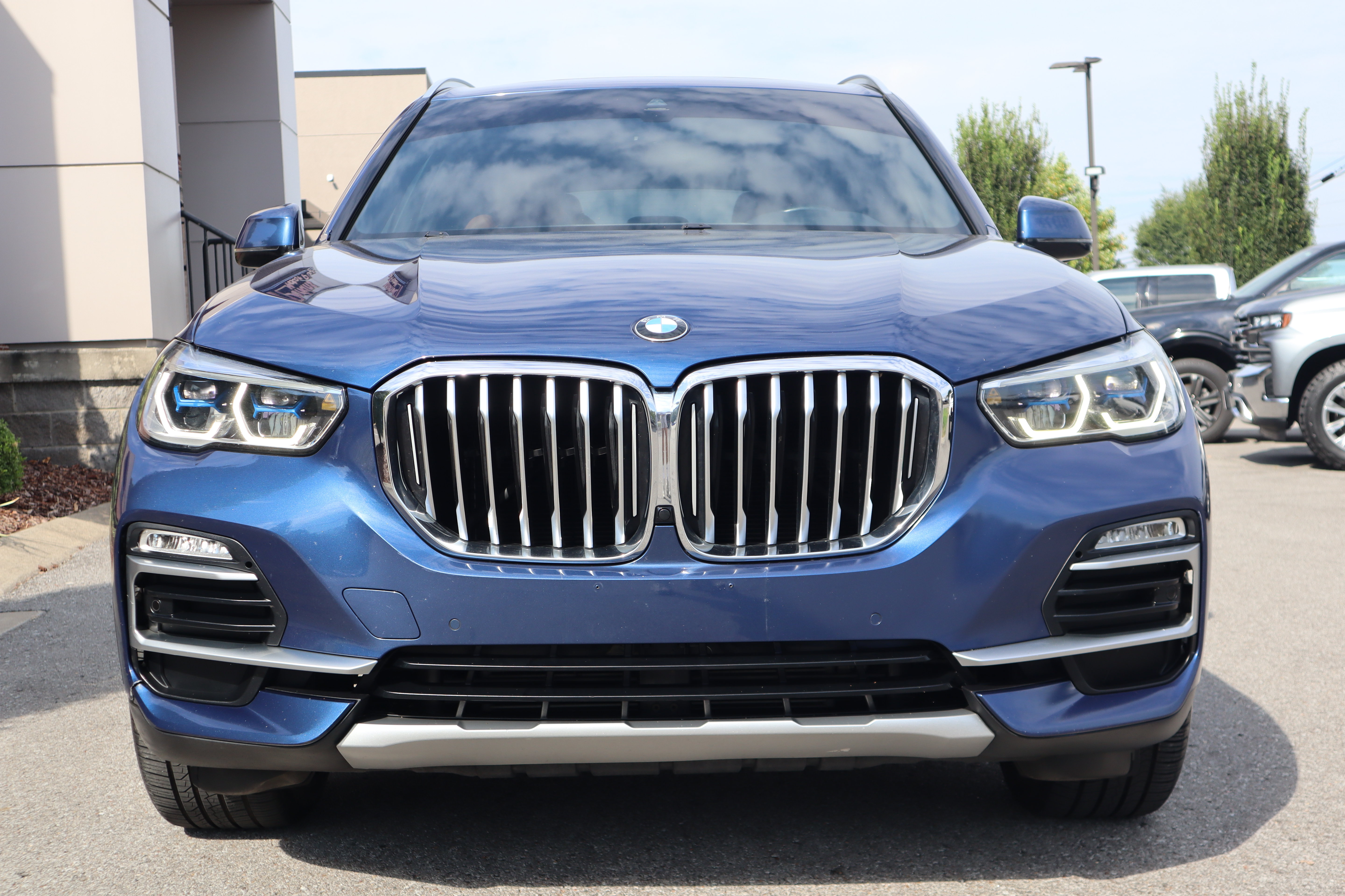 Used 2019 BMW X5 xDrive40i w/ Premium Package 2 AWD/4WD image 4