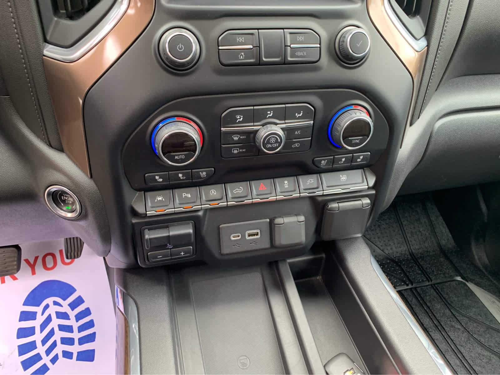 Used 2019 Chevrolet Silverado 1500 High Country w/ Technology Package AWD/4WD image 19