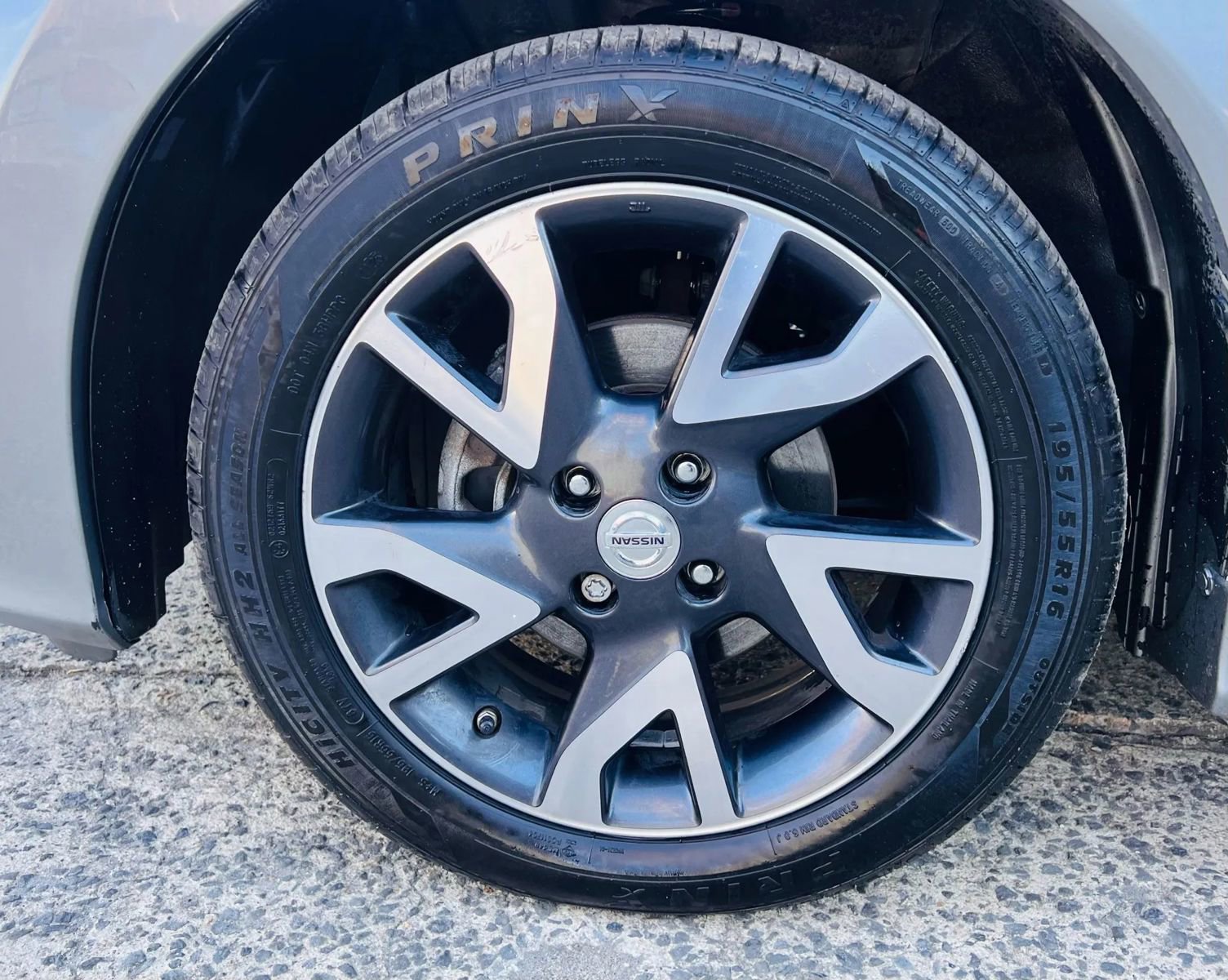 Used 2015 Nissan Versa Note SR w/ Chrome Package image 40