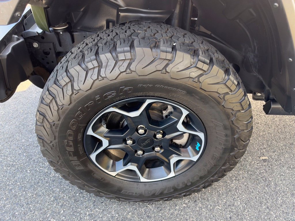 Used 2023 Jeep Wrangler Unlimited Rubicon 4xe w/ Cold Weather Group AWD/4WD image 13