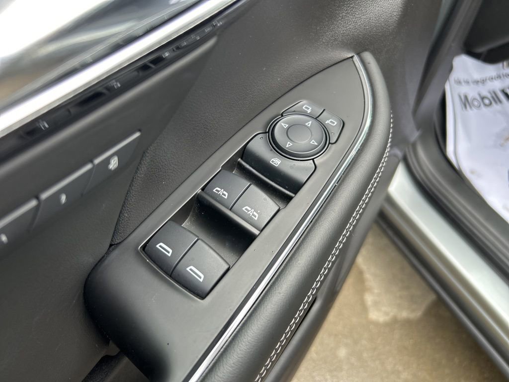 Used 2023 Buick Envision Essence w/ Sport Touring Package image 21