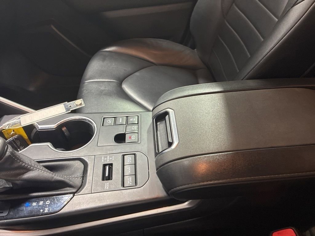 Used 2023 Toyota Highlander XLE image 21