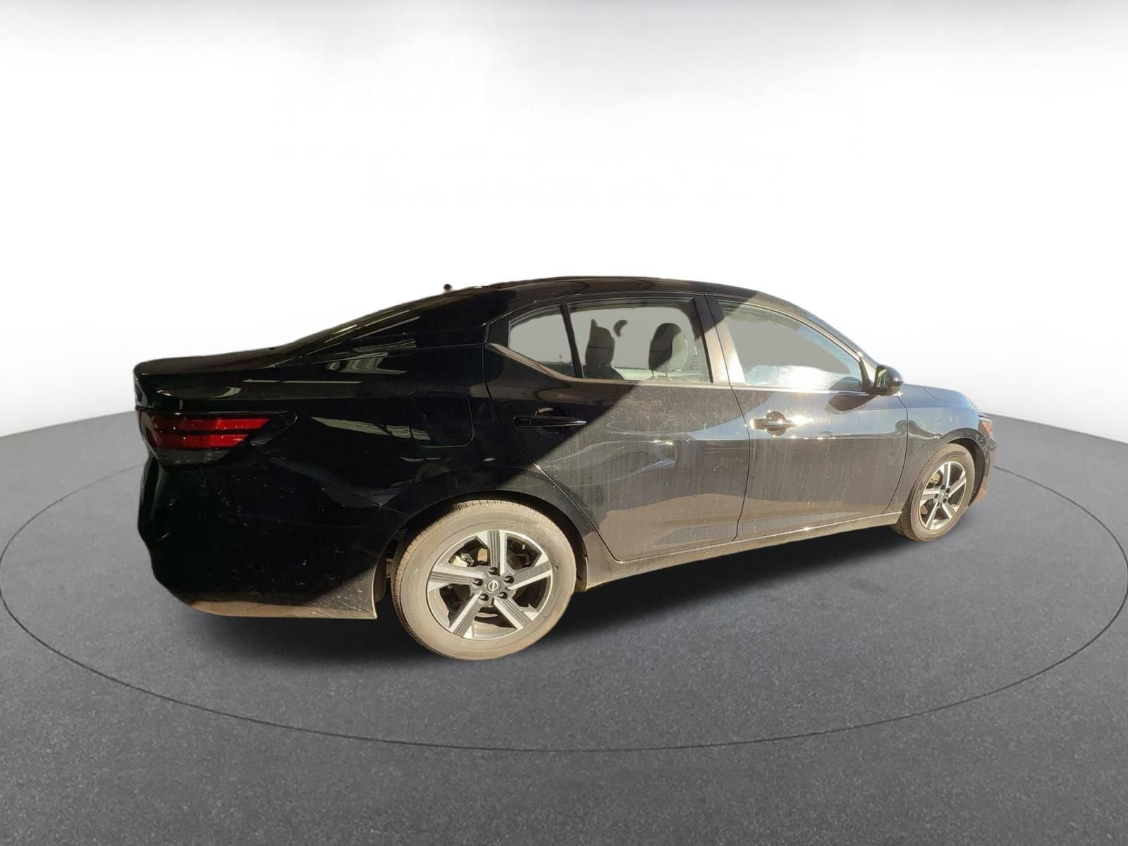 Used 2025 Nissan Sentra SV image 8