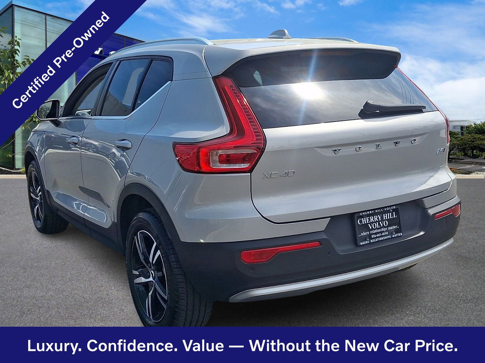 Certified 2025 Volvo XC40 B5 Core AWD/4WD image 5