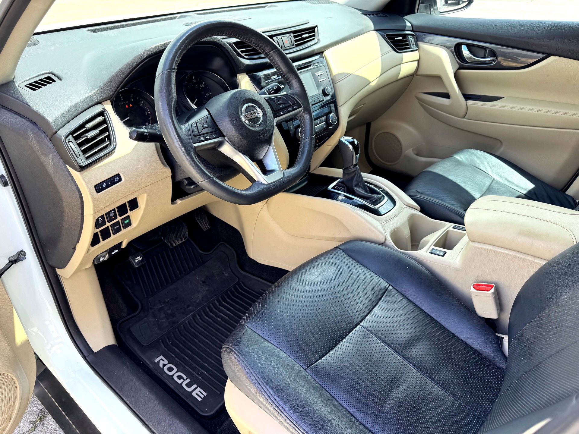 Used 2017 Nissan Rogue SV FWD image 11