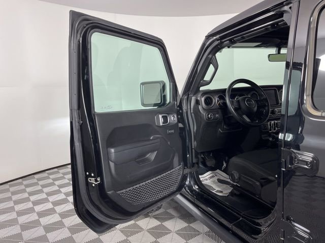 Used 2023 Jeep Wrangler Willys image 17