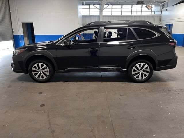 Used 2023 Subaru Outback Premium AWD/4WD image 6