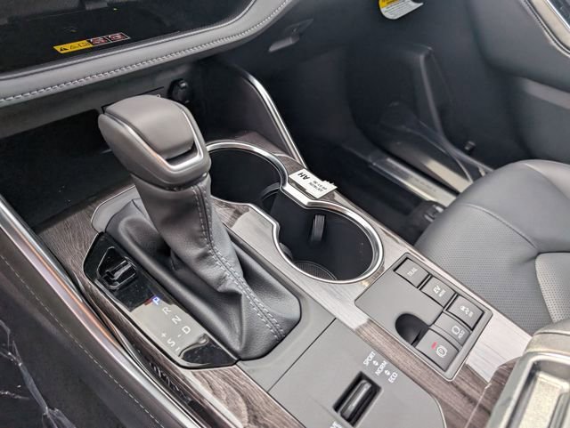 New 2026 Toyota Highlander Platinum image 21