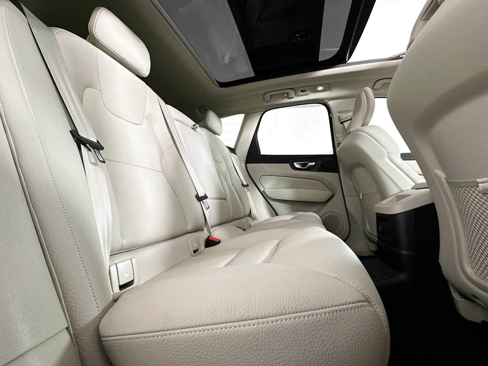 Used 2025 Volvo XC60 T8 Core image 22