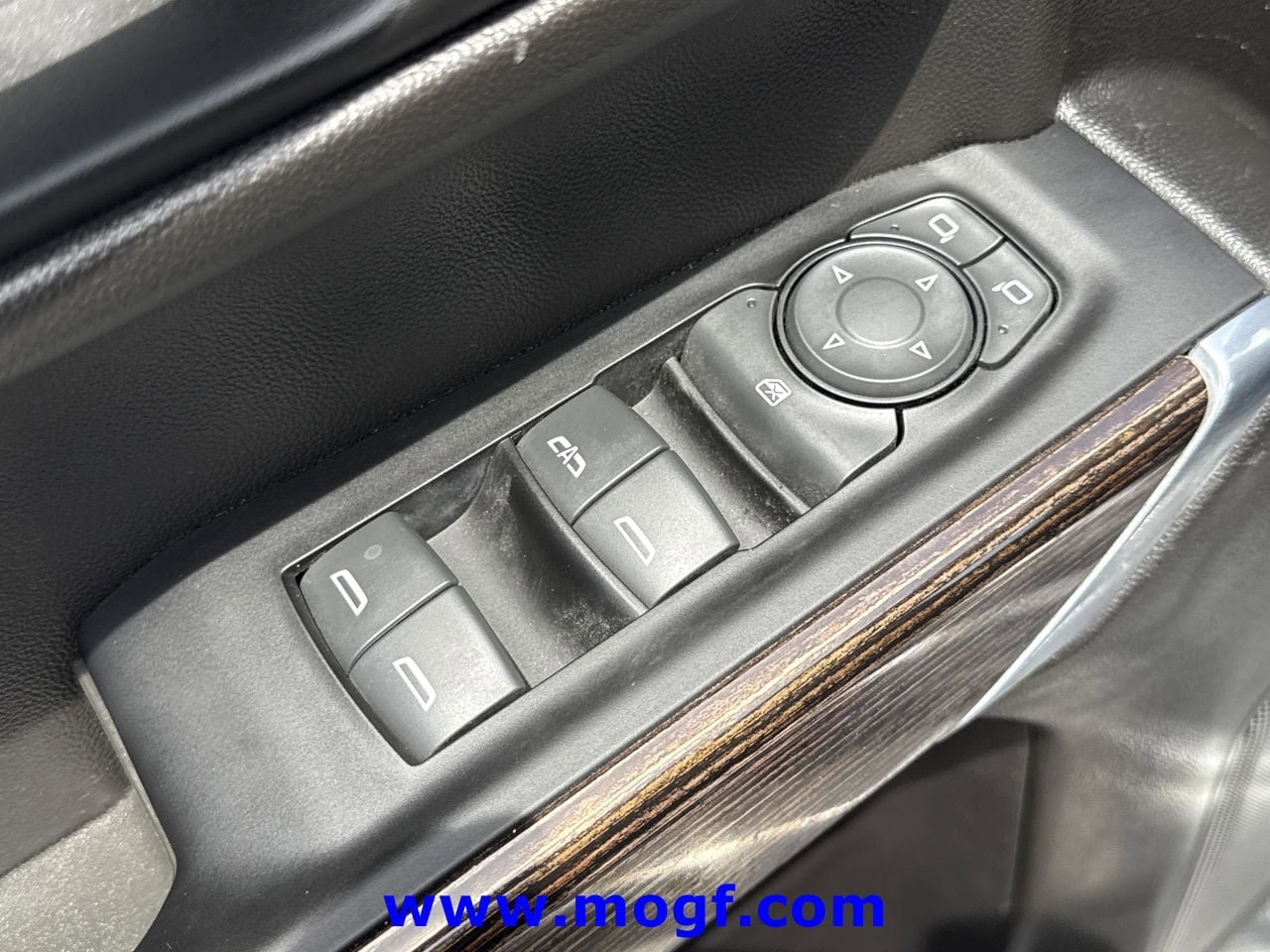 Used 2021 GMC Sierra 1500 SLE AWD/4WD image 16
