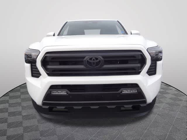 Used 2024 Toyota Tacoma SR5 AWD/4WD image 5