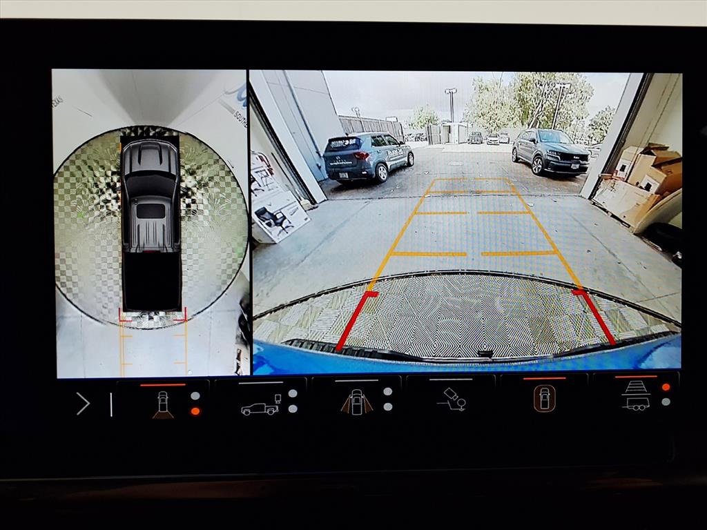 Used 2024 Chevrolet Silverado 1500 LTZ w/ LTZ Convenience Package II image 4