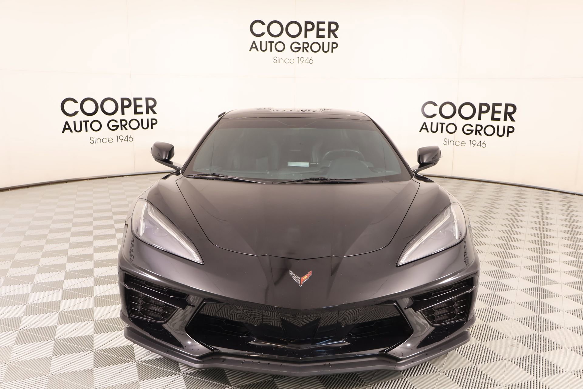 Used 2022 Chevrolet Corvette Stingray Coupe w/ Z51 Performance Package RWD image 9