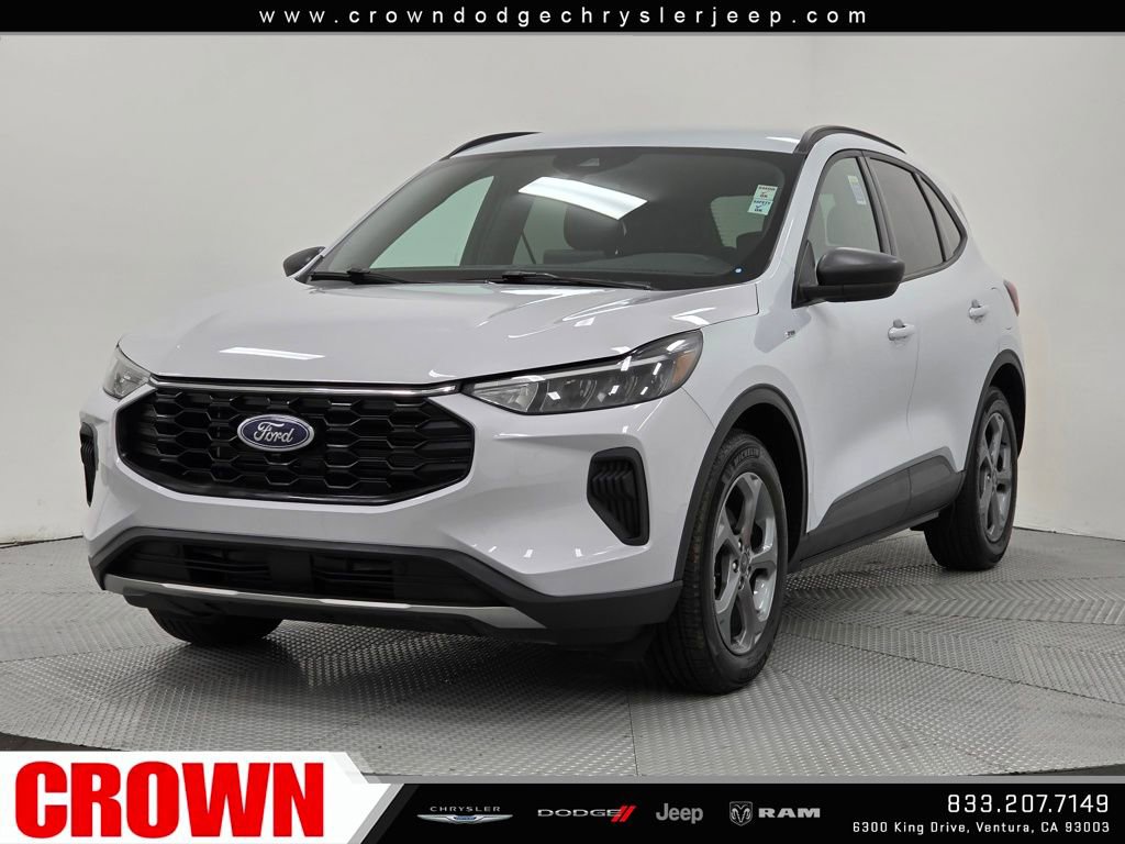 Used 2025 Ford Escape ST-Line image 3