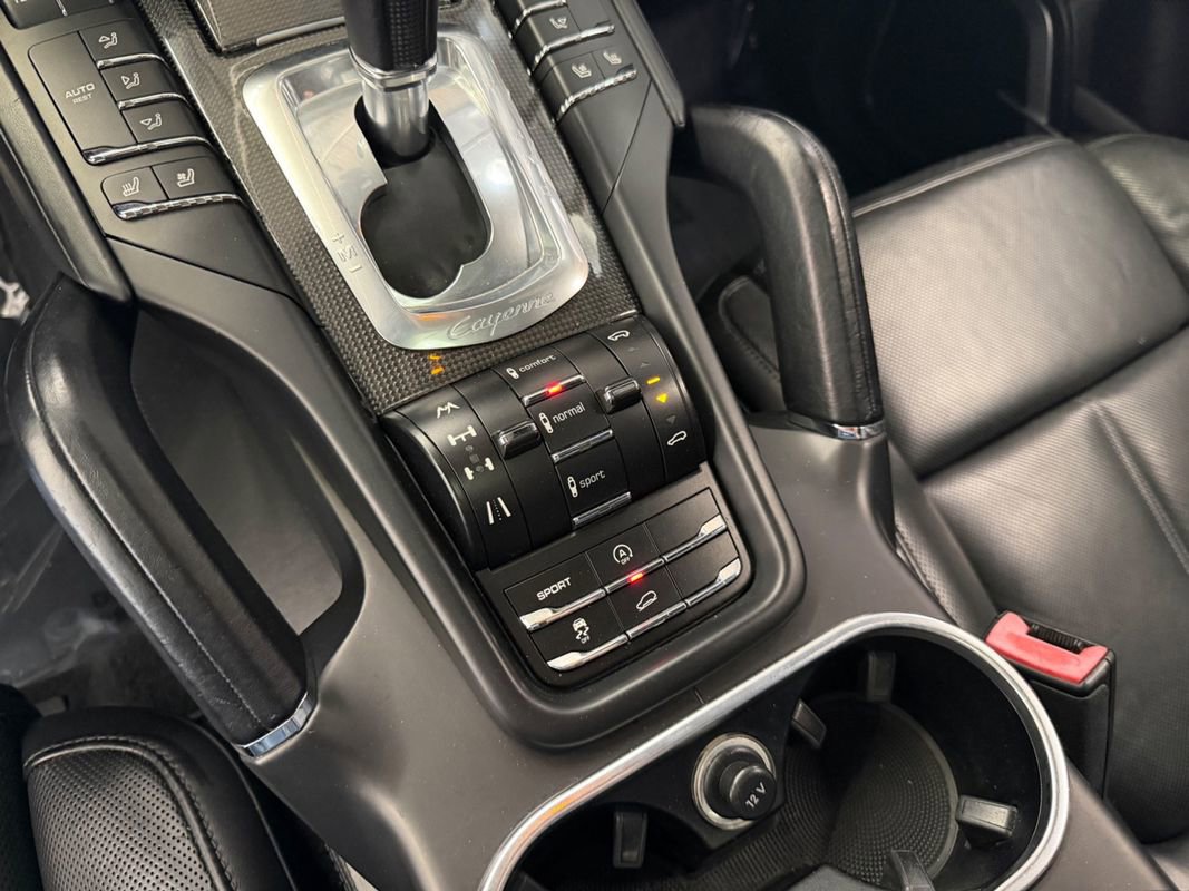 Used 2014 Porsche Cayenne Turbo S AWD/4WD image 20
