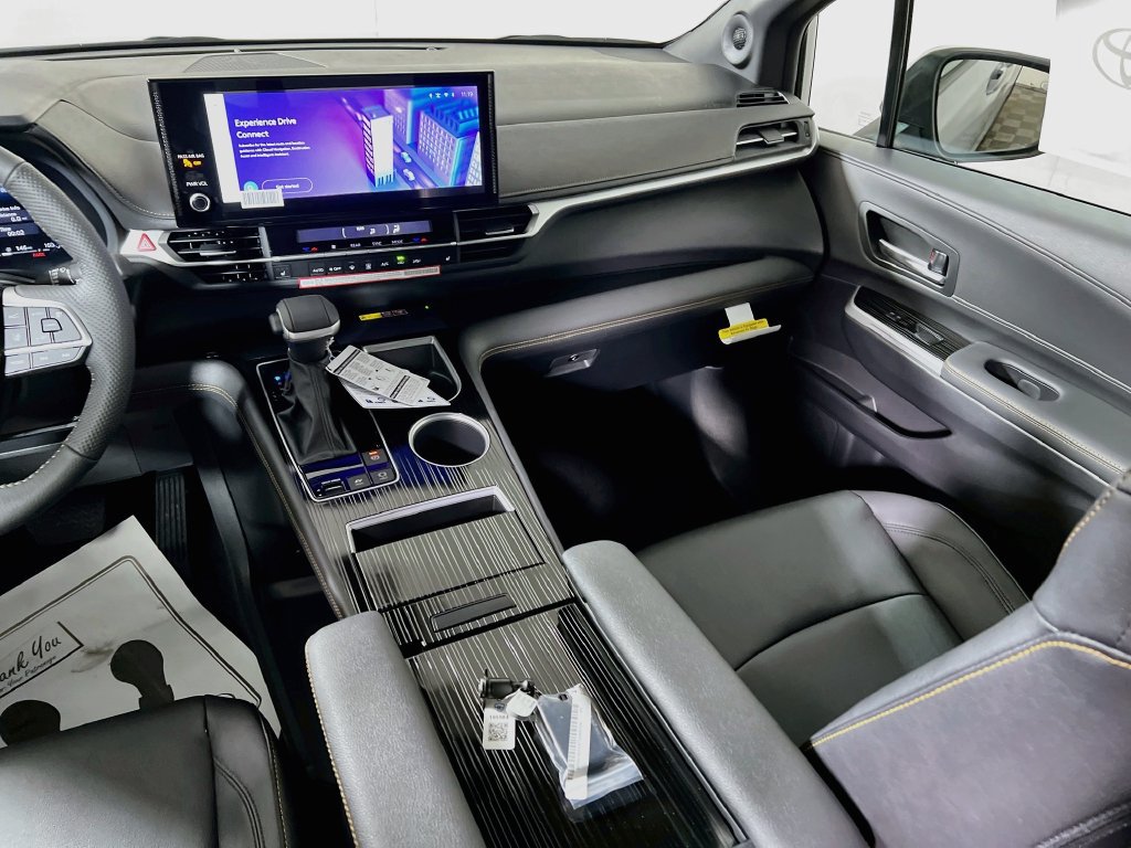 New 2026 Toyota Sienna XLE Woodland Edition AWD/4WD image 19