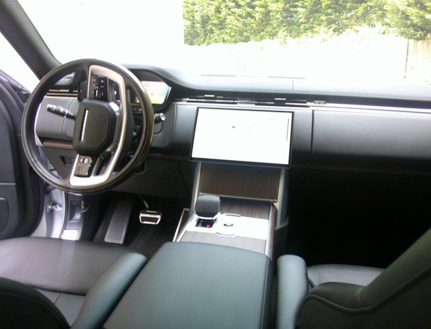 Used 2024 Land Rover Range Rover Long Wheelbase SE AWD/4WD image 19