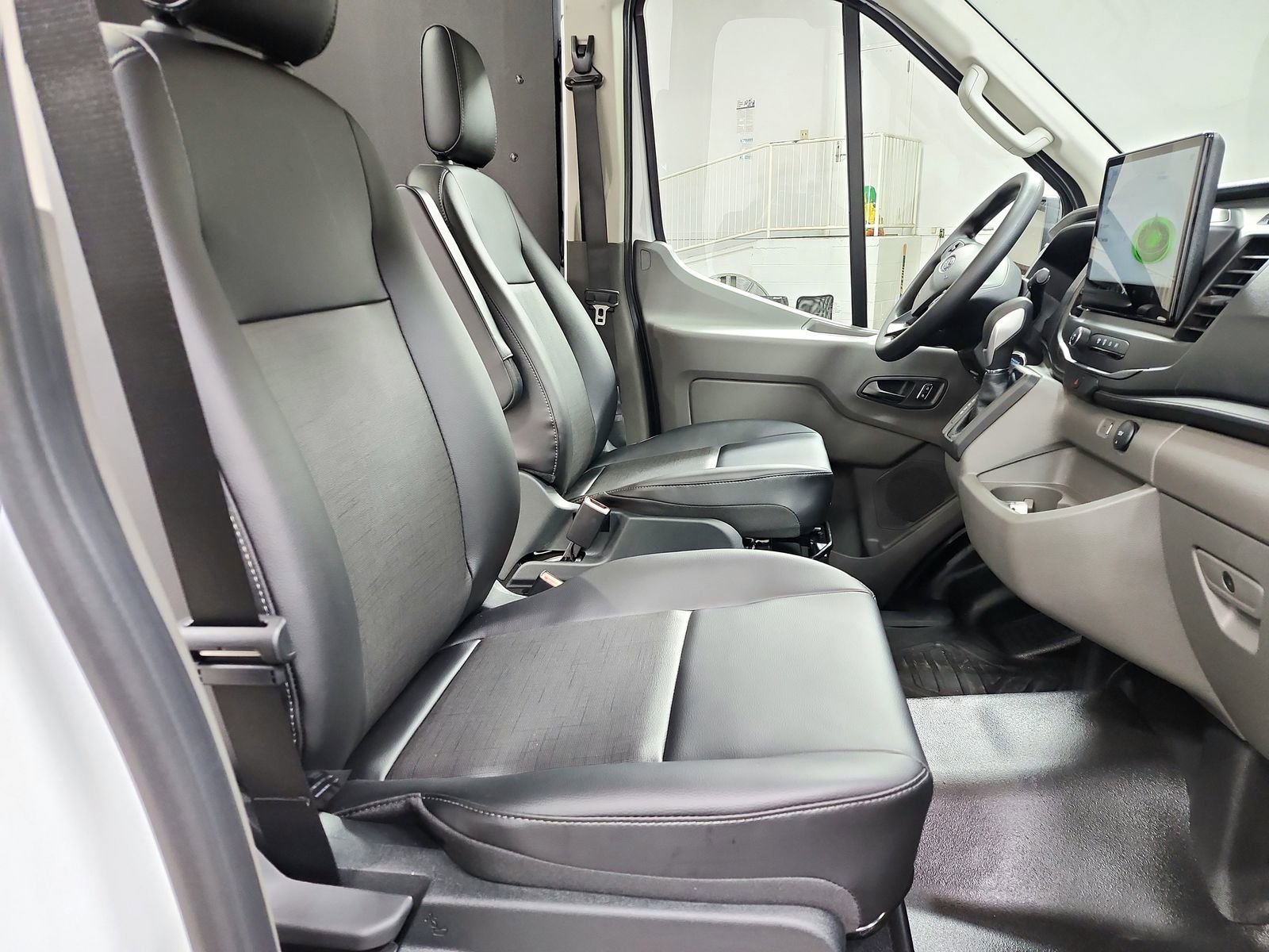 New 2026 Ford Transit 250 148 Medium Roof w/ Load Area Protection Package image 30