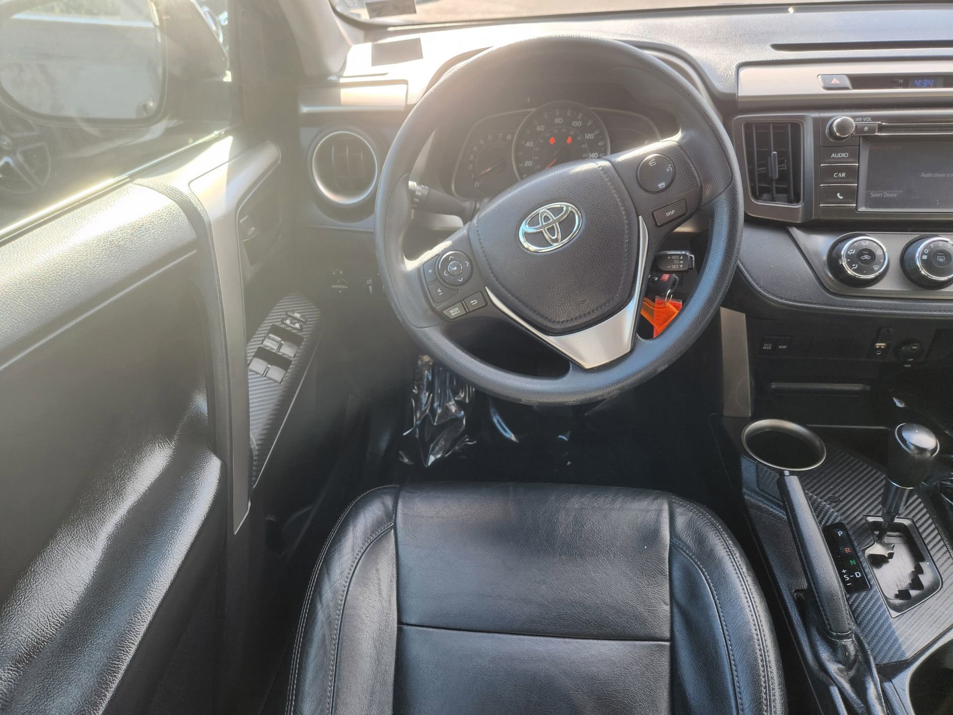 Used 2015 Toyota RAV4 LE image 7