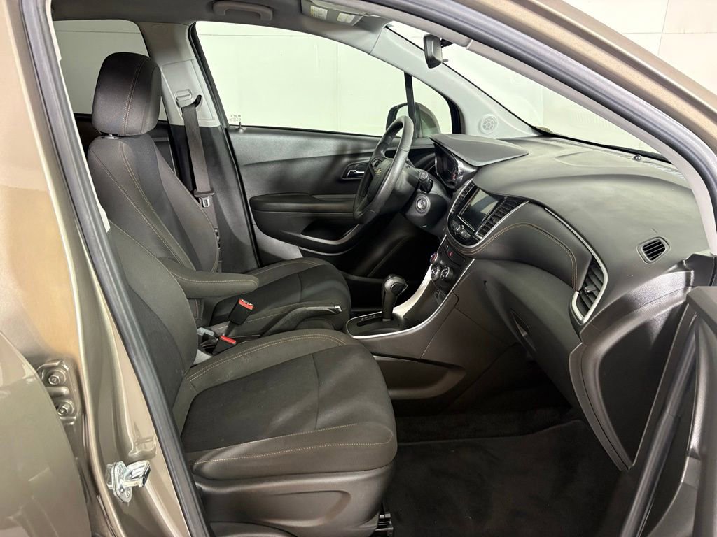 Used 2021 Chevrolet Trax LS w/ Tint and Cruise Package FWD image 18