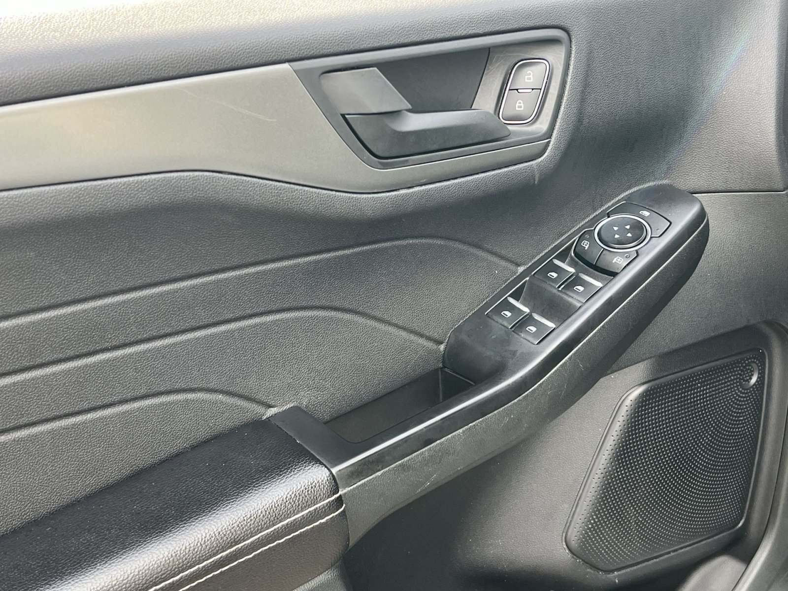 Used 2025 Ford Escape Active FWD image 15