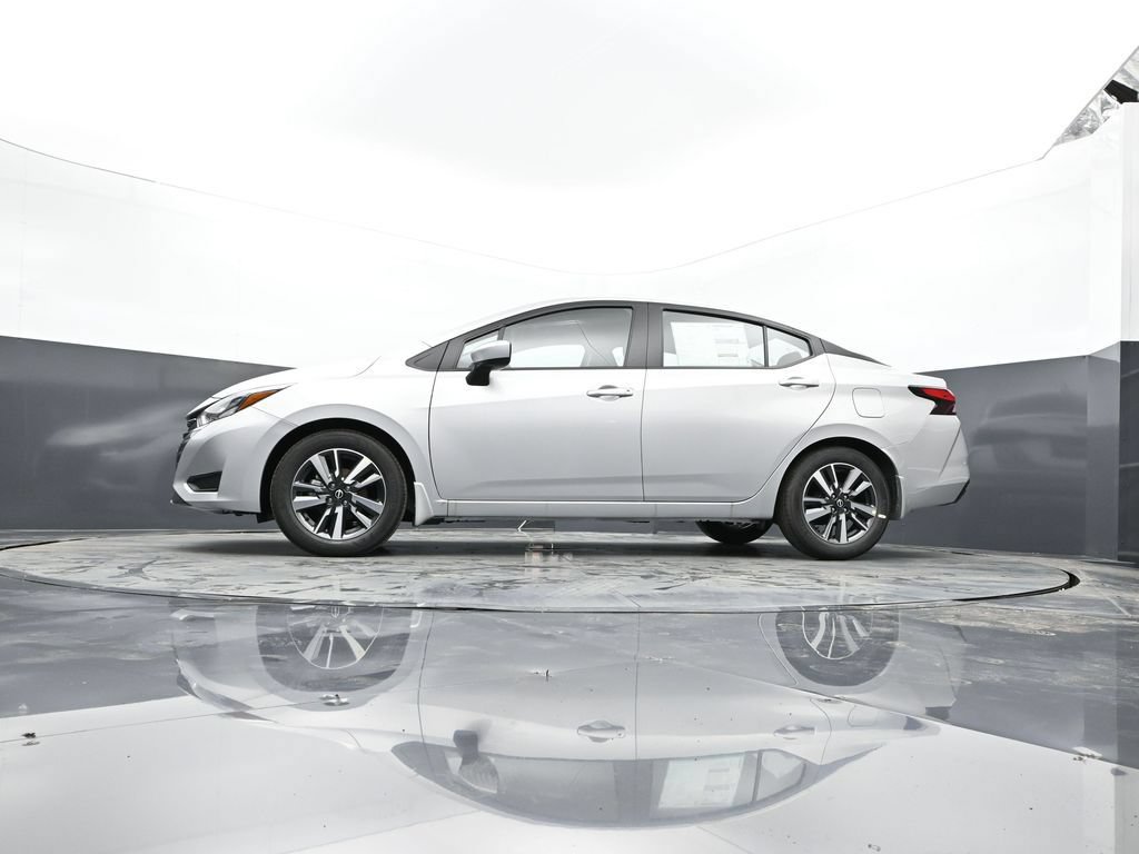 New 2025 Nissan Versa SV w/ Trunk Package FWD image 31
