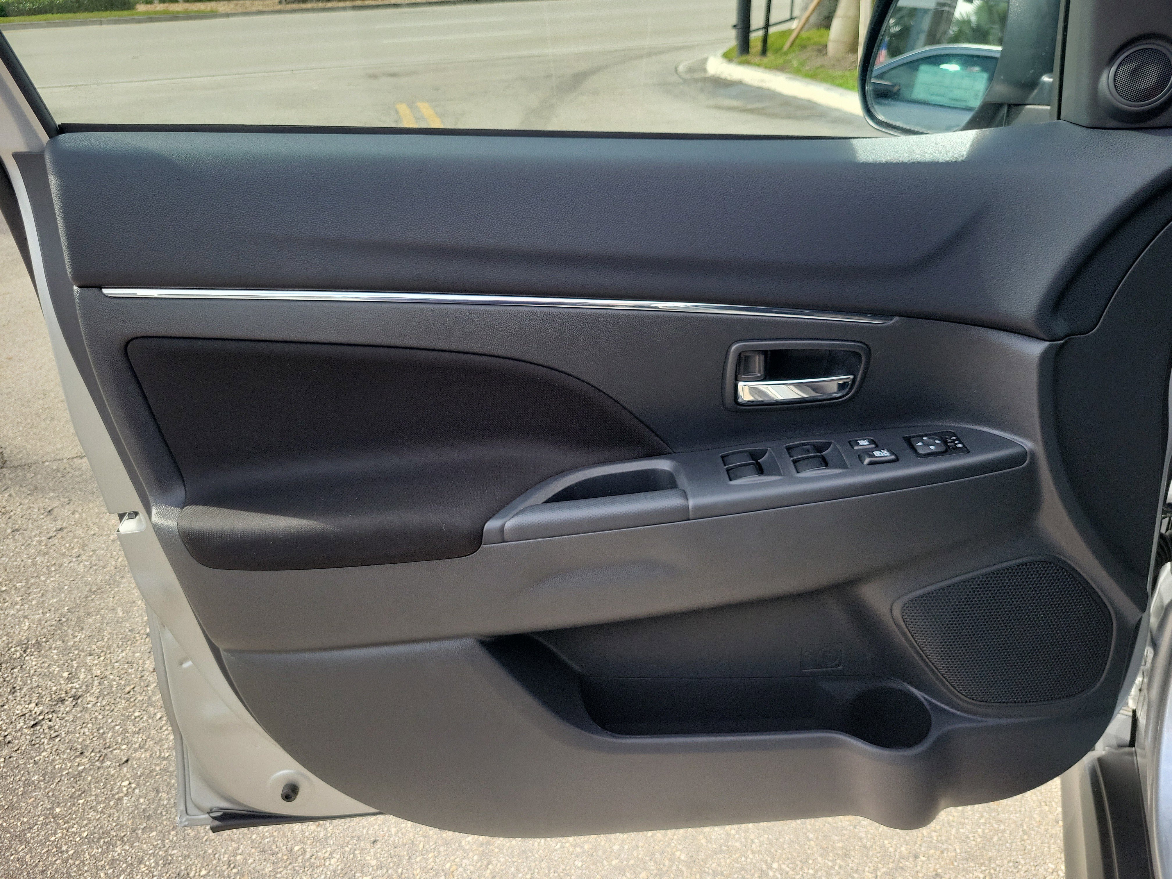 Used 2025 Mitsubishi Outlander Sport LE image 22