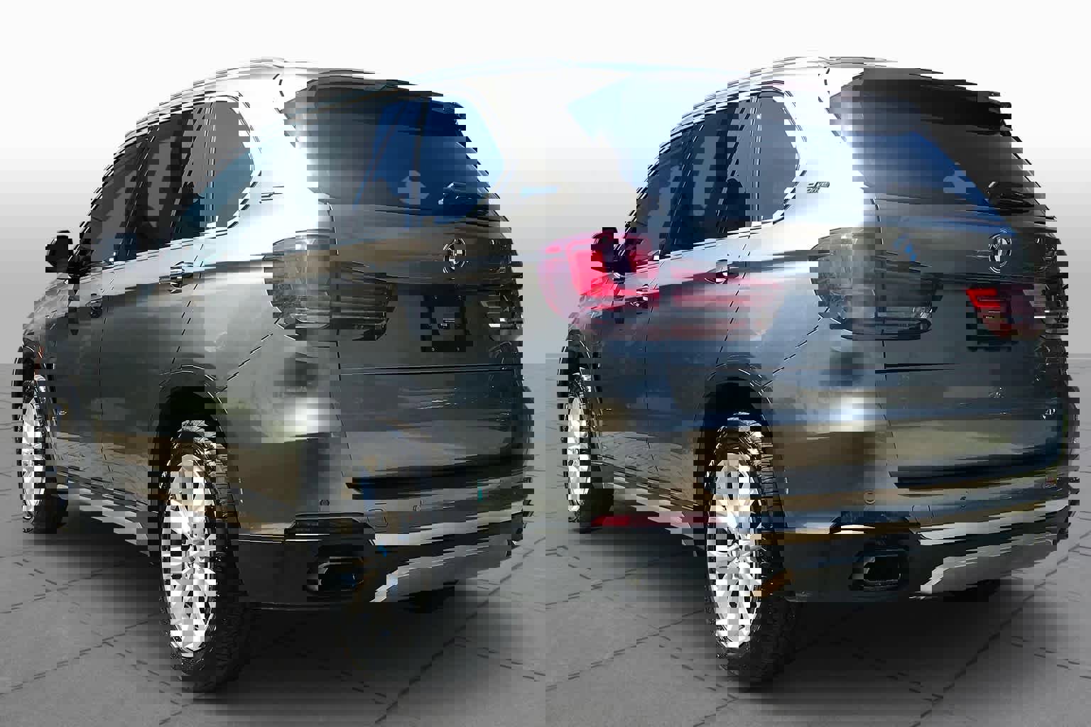 Used 2018 BMW X5 xDrive40e image 11