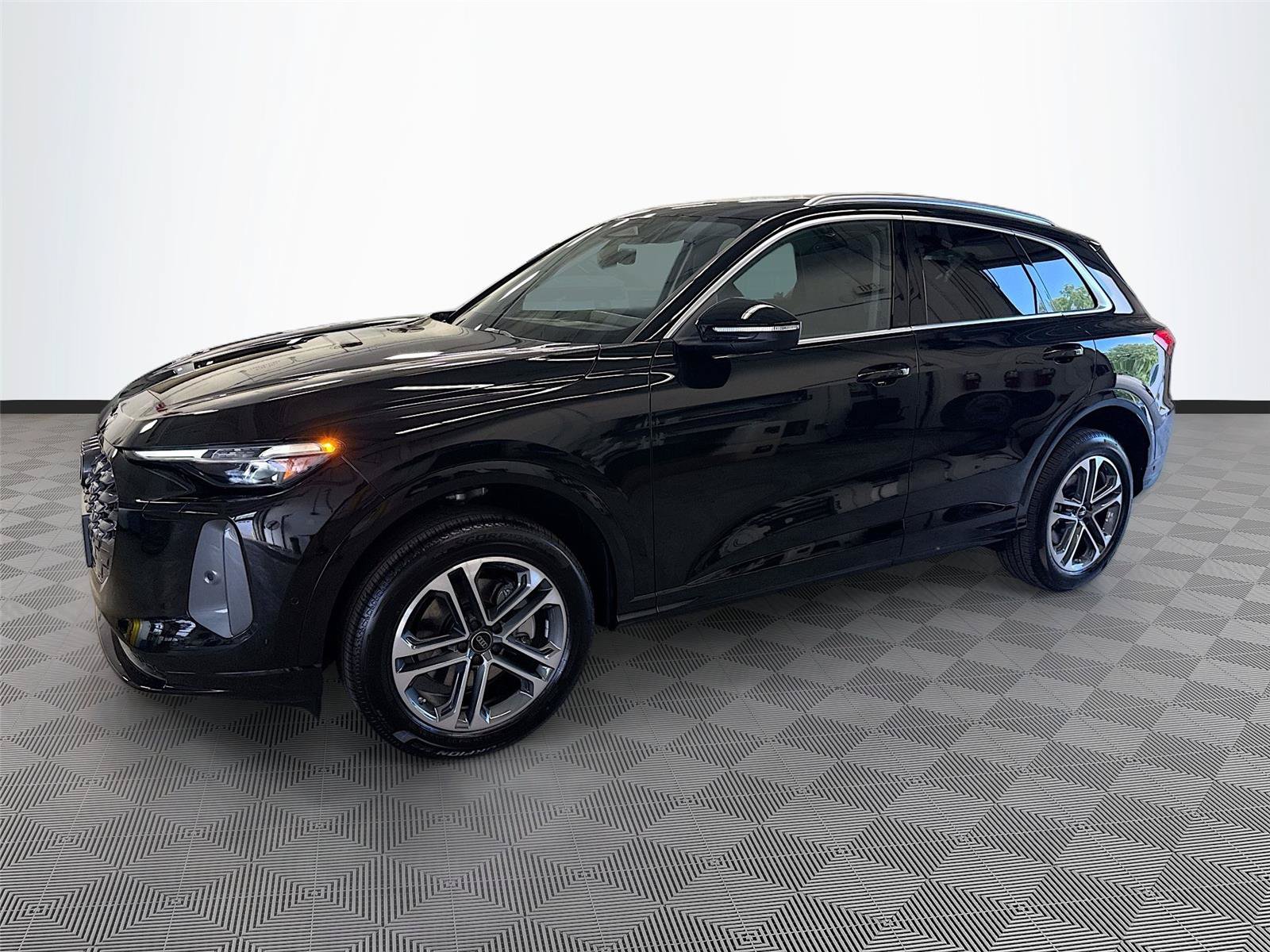 New 2026 Audi Q5 Premium Plus AWD/4WD image 3