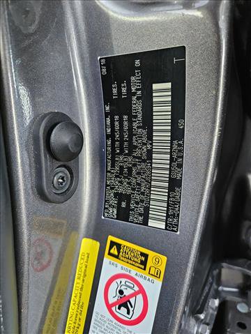 Used 2018 Toyota Highlander LE FWD image 19