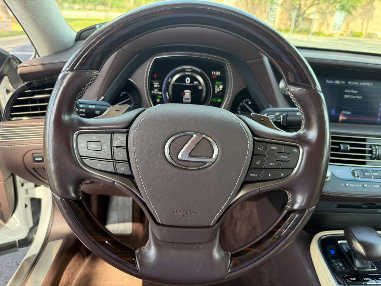 Used 2018 Lexus LS 500h AWD w/ Interior Upgrade Package image 27