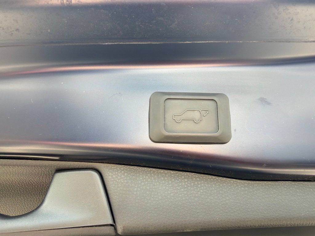 Used 2025 Toyota RAV4 XLE w/ Convenience Package FWD image 37