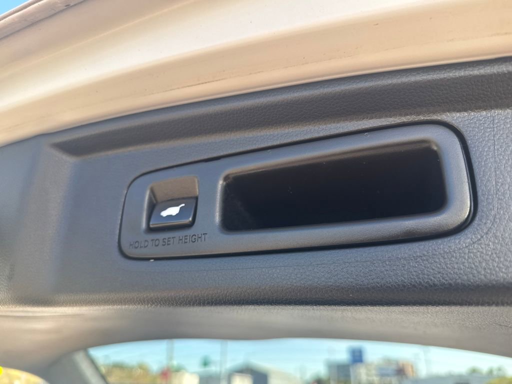 Used 2023 Honda CR-V EX-L image 12