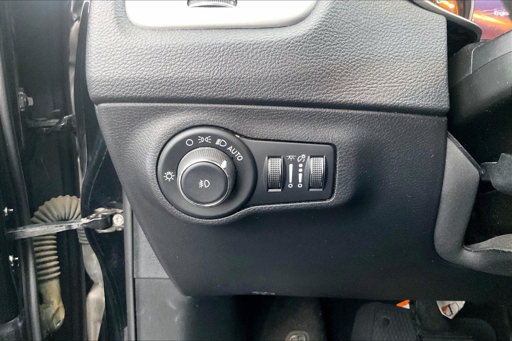 Used 2019 Jeep Compass Latitude w/ Popular Equipment Group AWD/4WD image 36