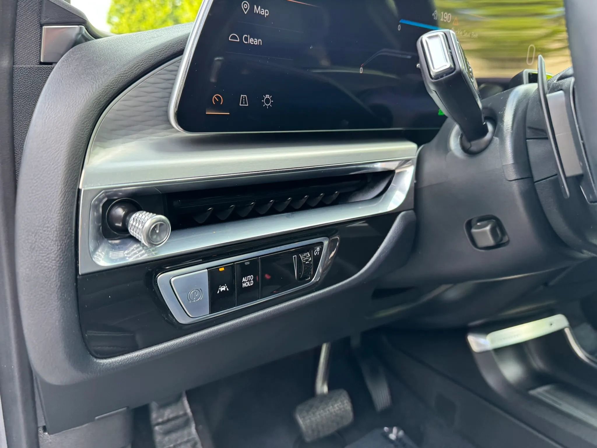 Used 2023 Cadillac Lyriq AWD image 29