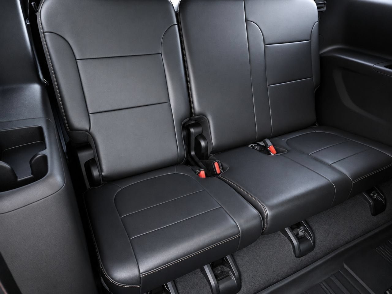 Used 2019 Chevrolet Traverse Premier w/ Redline Edition FWD image 37