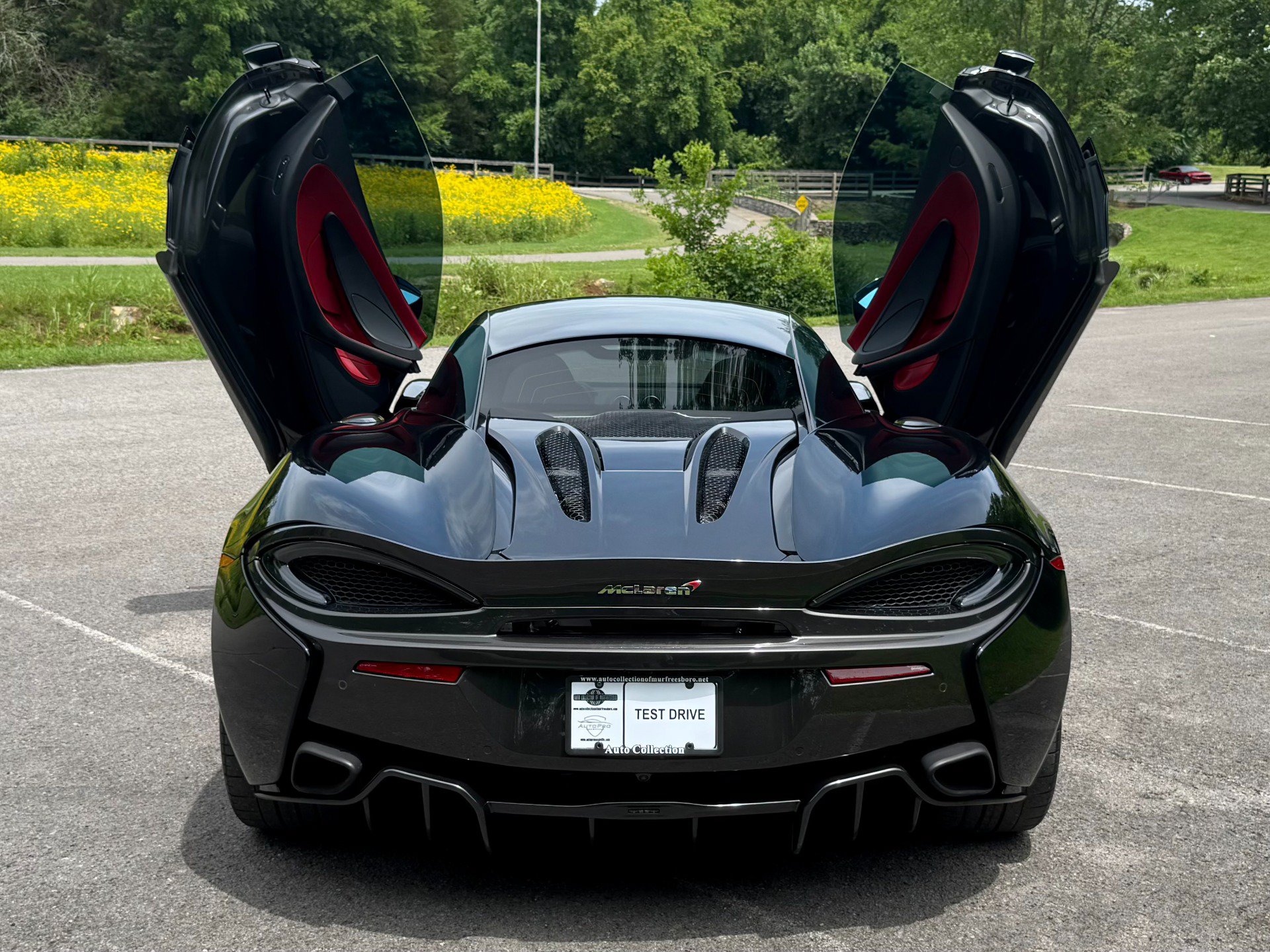 Used 2017 McLaren 570S Coupe RWD image 12