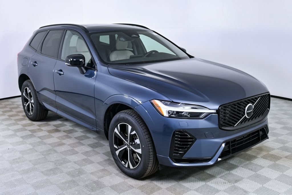 New 2026 Volvo XC60 T8 Core w/ Climate Package PRO image 24