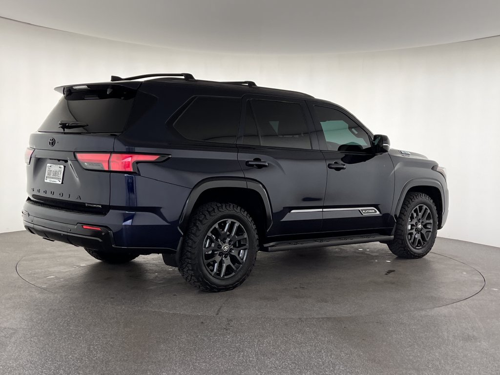 Used 2025 Toyota Sequoia Platinum AWD/4WD image 3