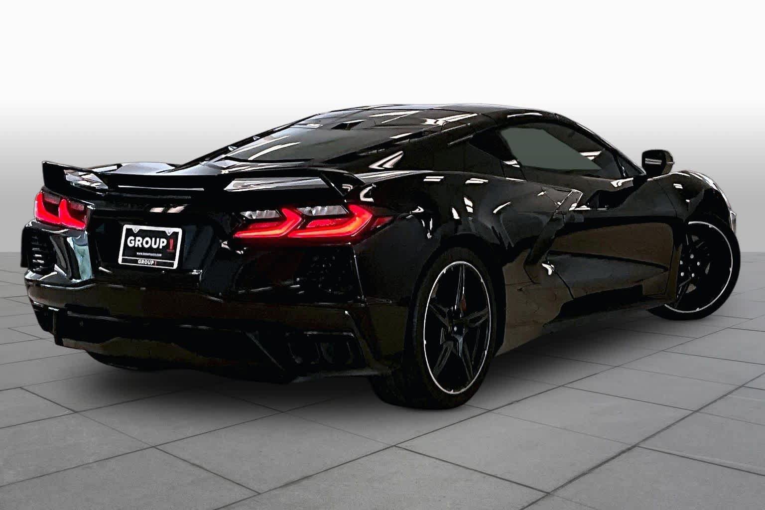 Used 2024 Chevrolet Corvette Stingray Premium Cpe w/ Z51 Performance Package RWD image 11