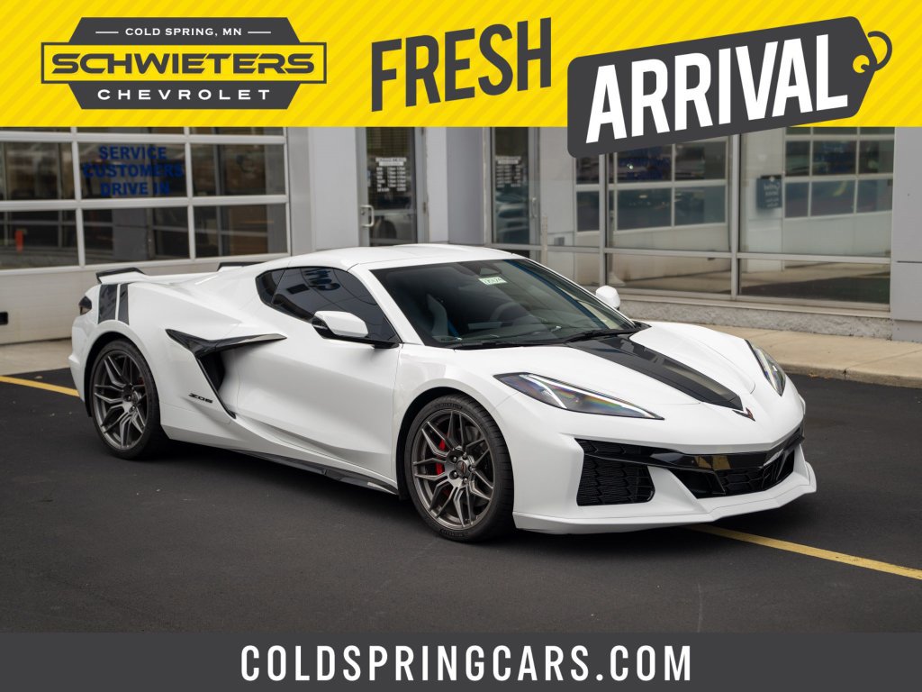 Used 2025 Chevrolet Corvette Z06 RWD image 1