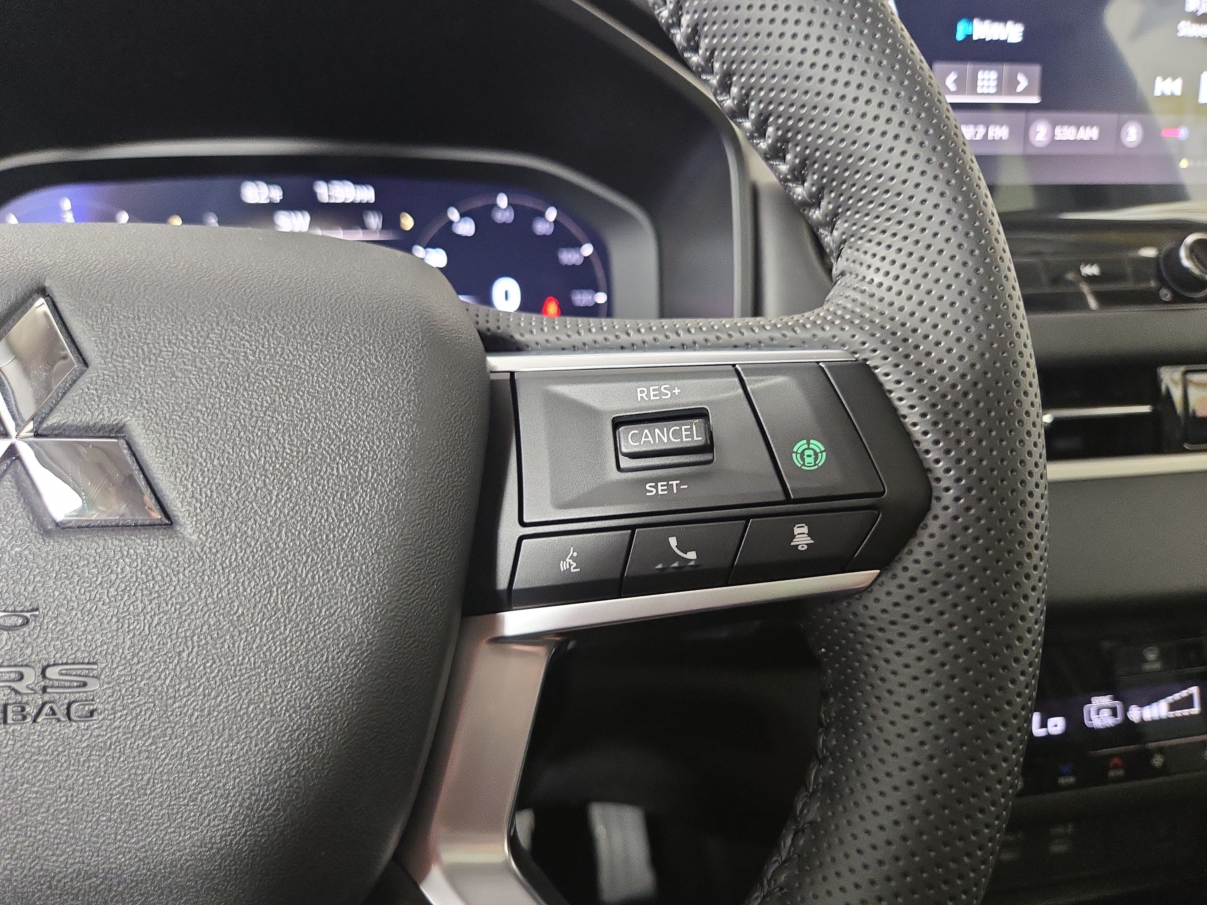 New 2026 Mitsubishi Outlander SEL FWD image 16
