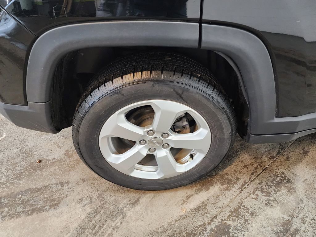 Used 2019 Jeep Compass Latitude image 37