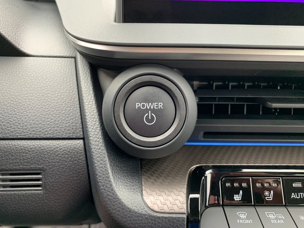 Used 2025 Toyota Prius Limited FWD image 27