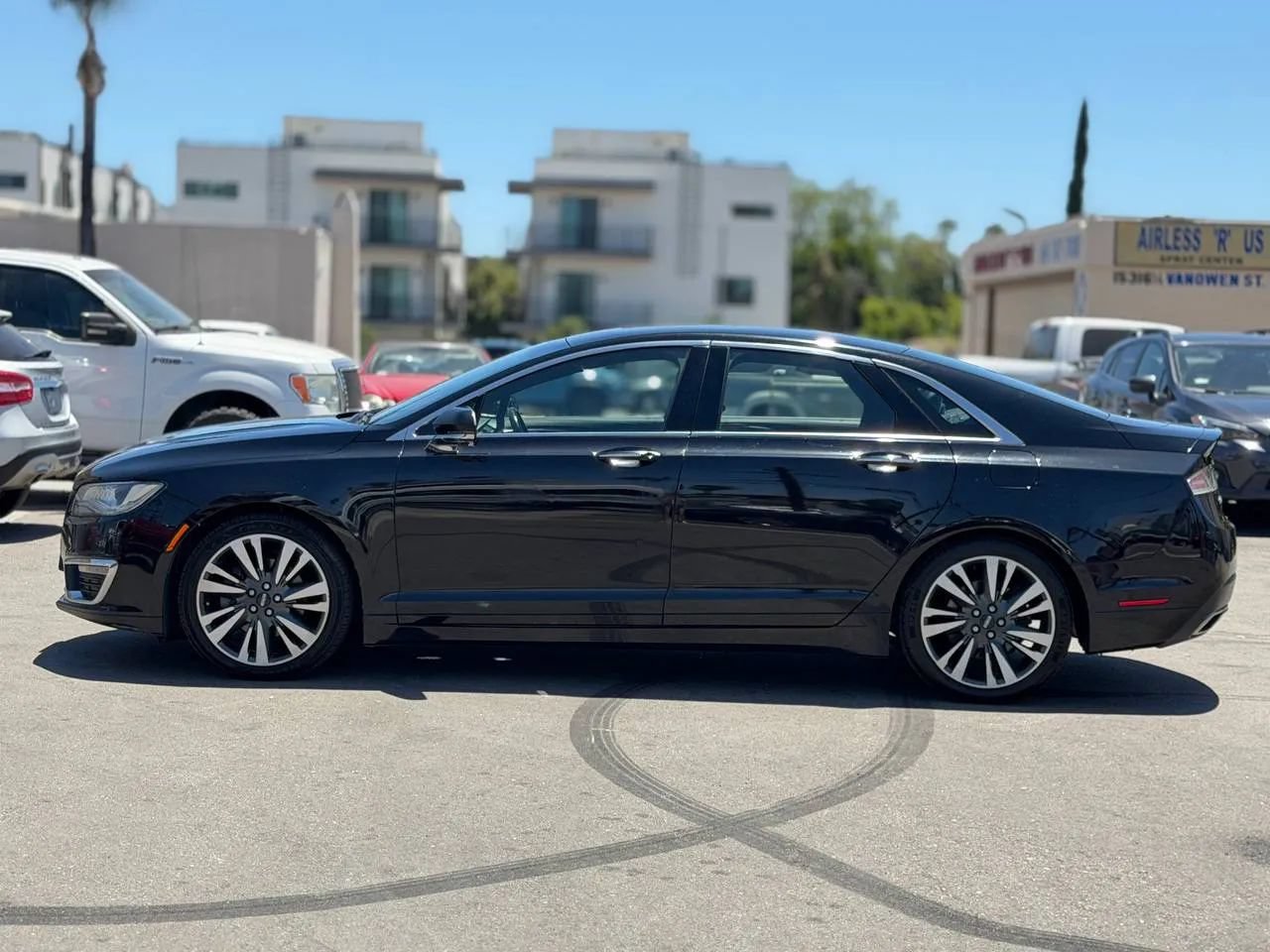 Used 2017 Lincoln MKZ Reserve FWD image 11
