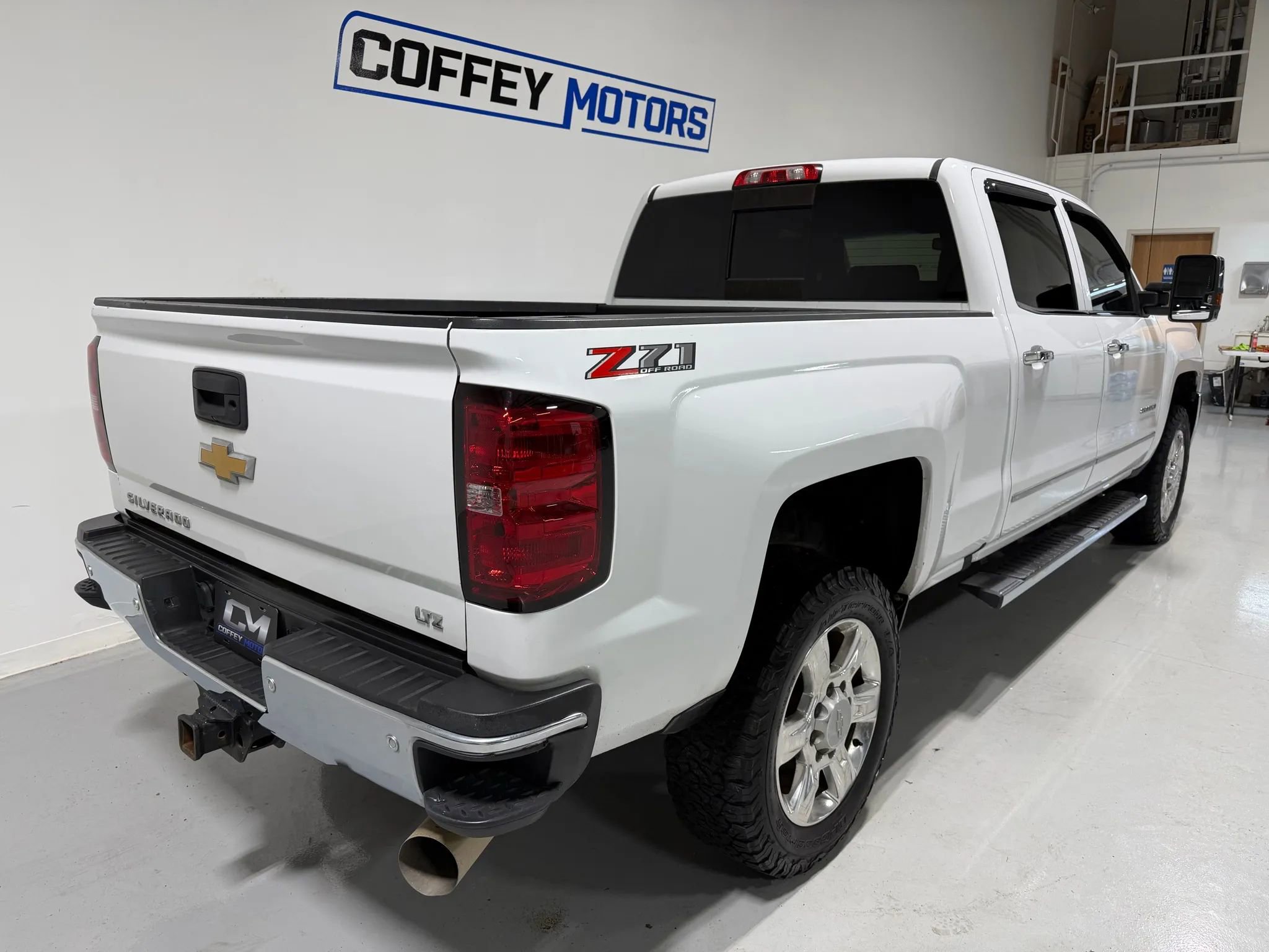 Used 2018 Chevrolet Silverado 2500 LTZ w/ Duramax Plus Package AWD/4WD image 5